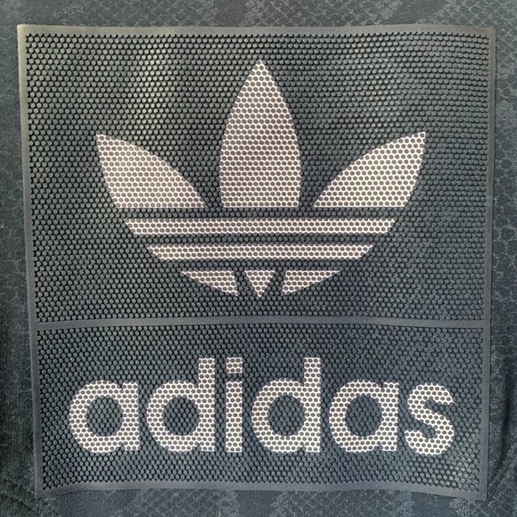 /// Adidas Crew Neck Textured Pattern - Picture 4 of 7